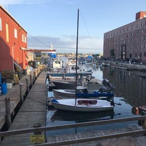 Meet your Posher, Hillary